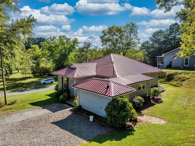 195 Isabella Avenue, Copperhill, TN 37317