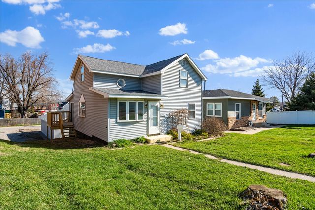 634 16th Avenue SW, Cedar Rapids, IA 52404