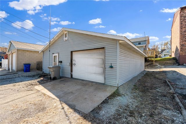 634 16th Avenue SW, Cedar Rapids, IA 52404