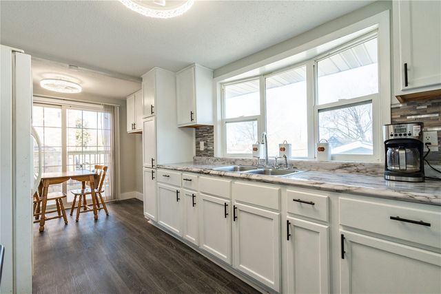 634 16th Avenue SW, Cedar Rapids, IA 52404