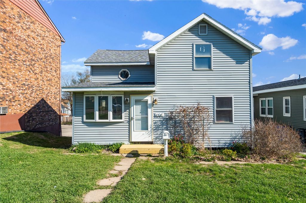 634 16th Avenue SW, Cedar Rapids, IA 52404
