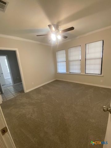 720 S Laurel Avenue, Luling, TX 78648