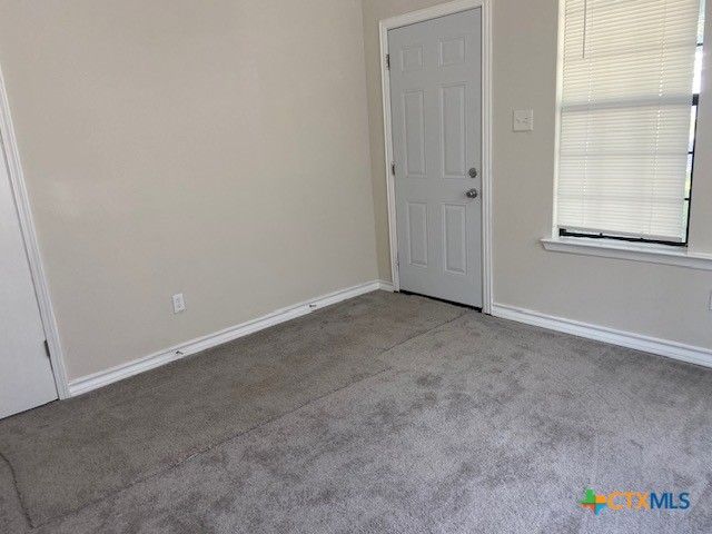 720 S Laurel Avenue, Luling, TX 78648