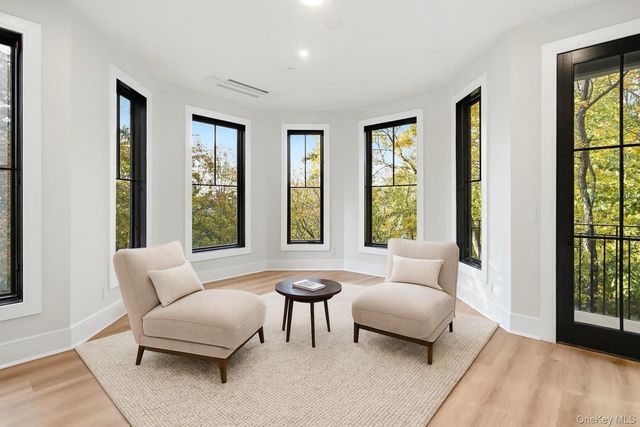 34 Clinton Avenue 8, Dobbs Ferry, NY 10522