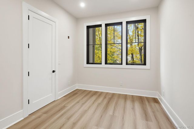 34 Clinton Avenue 8, Dobbs Ferry, NY 10522