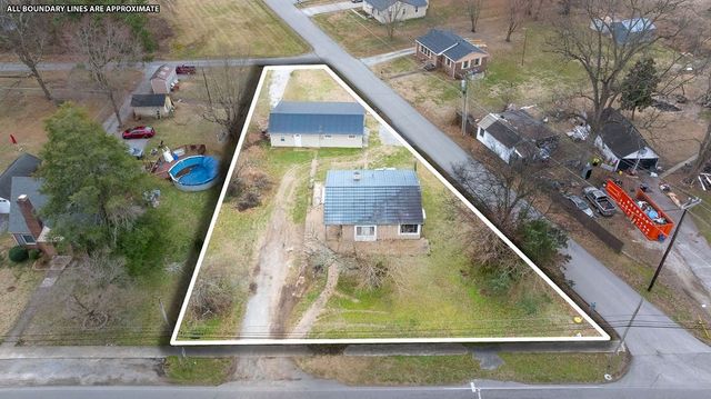 439 W Park St, Guthrie, KY 42234