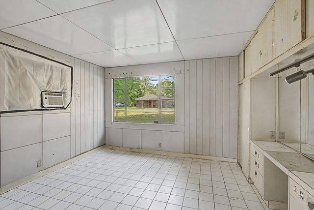 439 W Park St, Guthrie, KY 42234