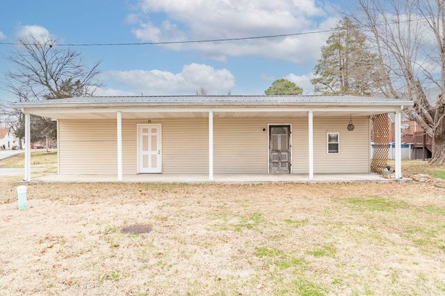 439 W Park St, Guthrie, KY 42234