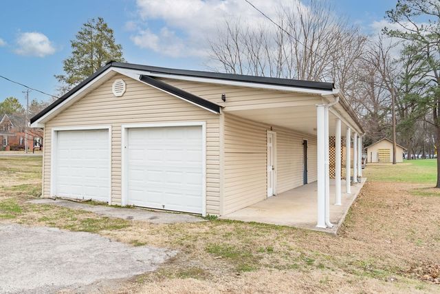 439 W Park St, Guthrie, KY 42234