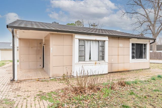 439 W Park St, Guthrie, KY 42234