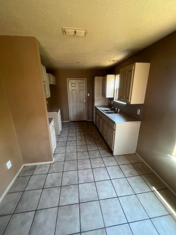 817 Ute Avenue, Lubbock, TX 79403