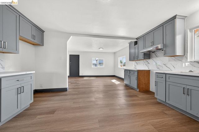 5533 Edgerly St, Oakland, CA 94621