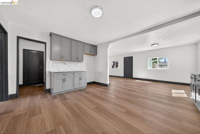5533 Edgerly St, Oakland, CA 94621