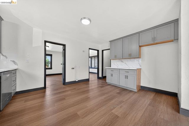 5533 Edgerly St, Oakland, CA 94621