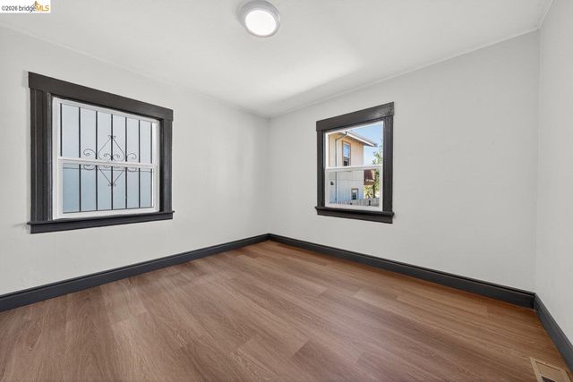 5533 Edgerly St, Oakland, CA 94621