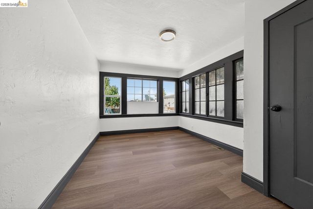 5533 Edgerly St, Oakland, CA 94621