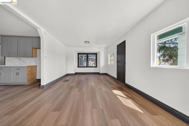 5533 Edgerly St, Oakland, CA 94621