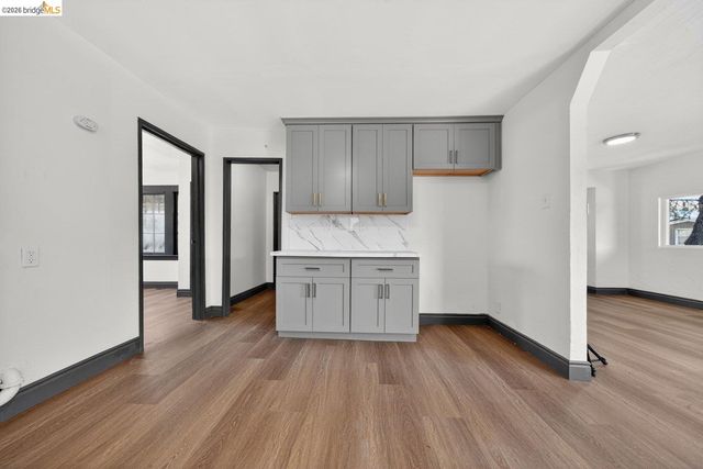 5533 Edgerly St, Oakland, CA 94621