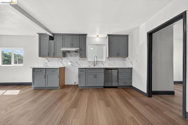 5533 Edgerly St, Oakland, CA 94621