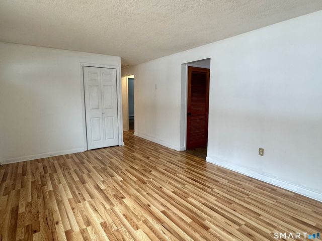 12 Nutmeg Drive, Clinton, CT 06413