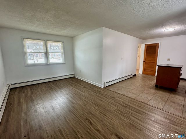 12 Nutmeg Drive, Clinton, CT 06413