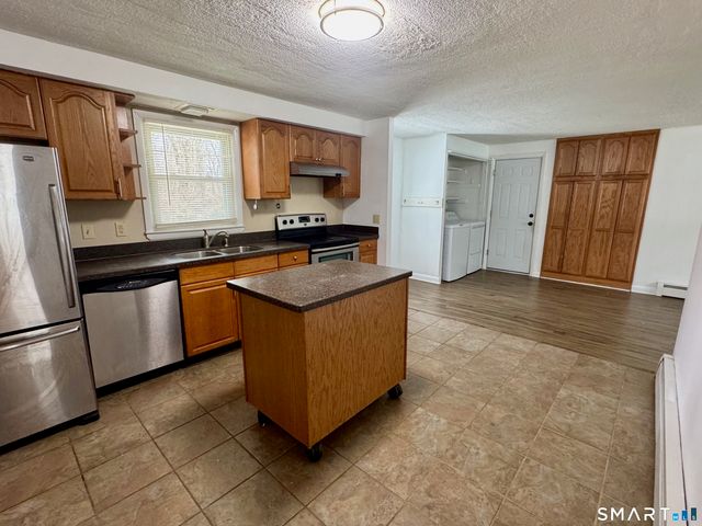 12 Nutmeg Drive, Clinton, CT 06413