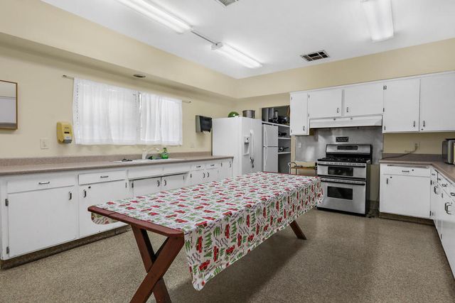 30 Diamond East Drive, Palm Desert, CA 92260