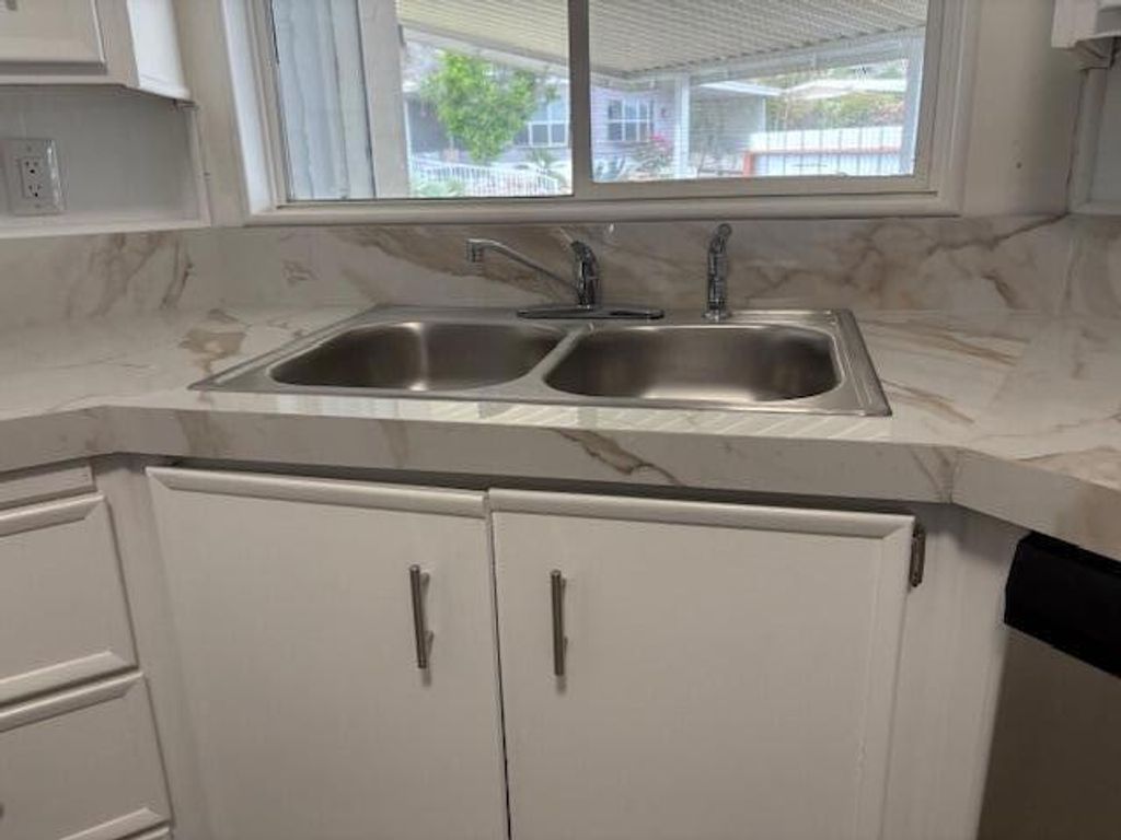 Image 5 of property listing at 30 Diamond East Drive, Palm Desert, CA 92260