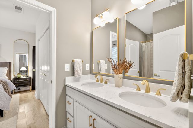 4220 Woods St, Old Hickory, TN 37138