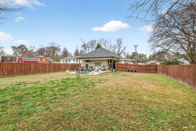 4220 Woods St, Old Hickory, TN 37138