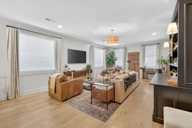 4220 Woods St, Old Hickory, TN 37138