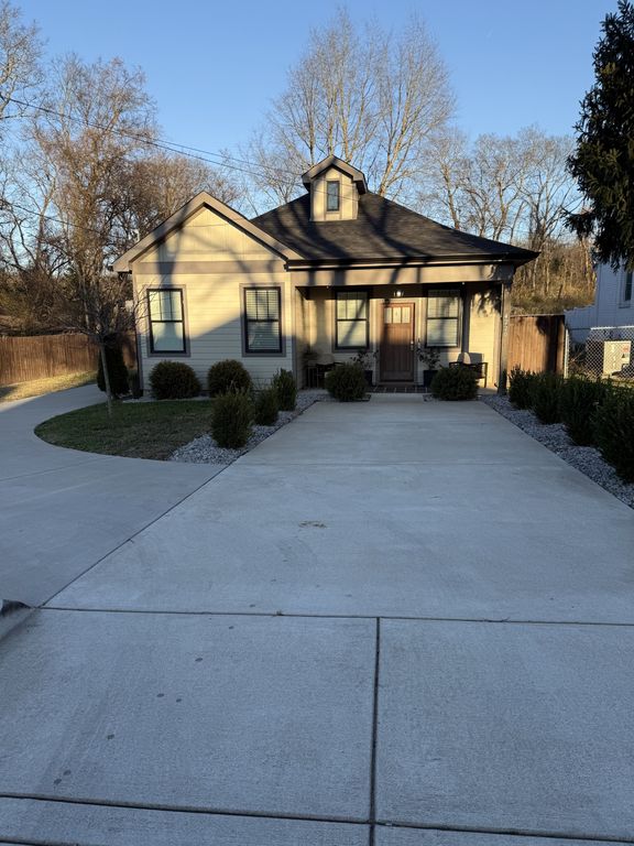 4220 Woods St, Old Hickory, TN 37138