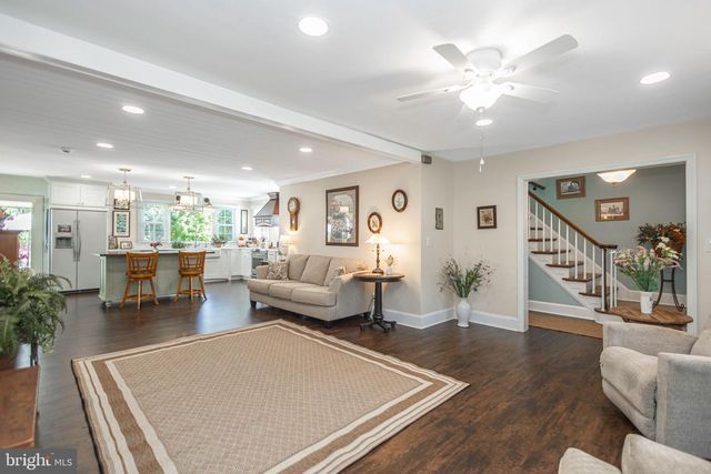 7 COLONIAL RIDGE DR, Yardley, PA 19067