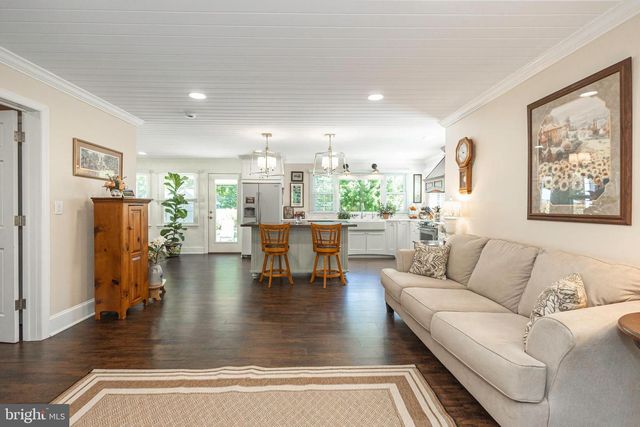 7 COLONIAL RIDGE DR, Yardley, PA 19067