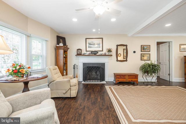 7 COLONIAL RIDGE DR, Yardley, PA 19067