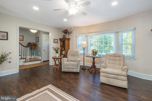 7 COLONIAL RIDGE DR, Yardley, PA 19067