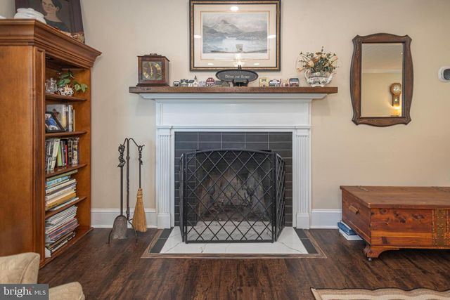 7 COLONIAL RIDGE DR, Yardley, PA 19067
