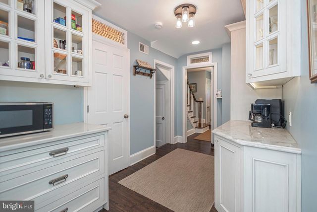 7 COLONIAL RIDGE DR, Yardley, PA 19067
