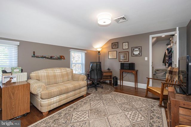 7 COLONIAL RIDGE DR, Yardley, PA 19067