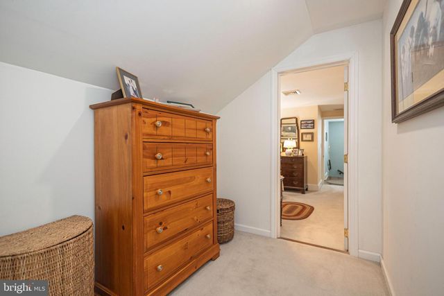 7 COLONIAL RIDGE DR, Yardley, PA 19067