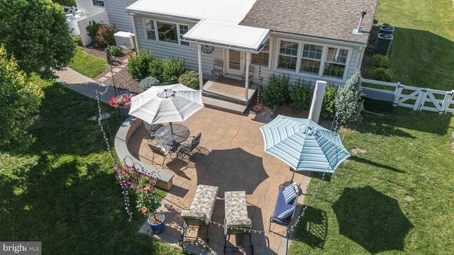 7 COLONIAL RIDGE DR, Yardley, PA 19067