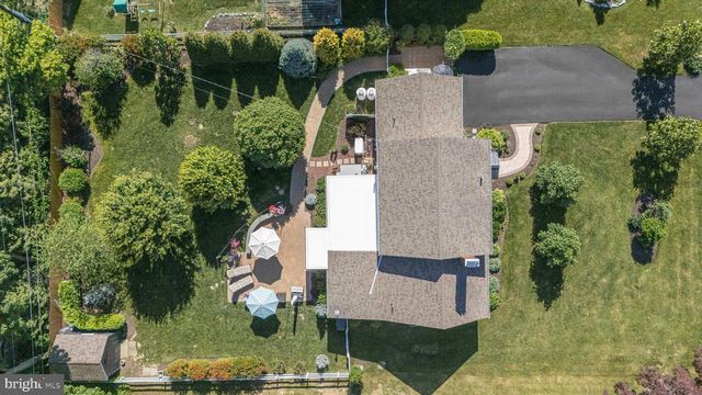 7 COLONIAL RIDGE DR, Yardley, PA 19067