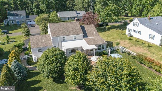 7 COLONIAL RIDGE DR, Yardley, PA 19067
