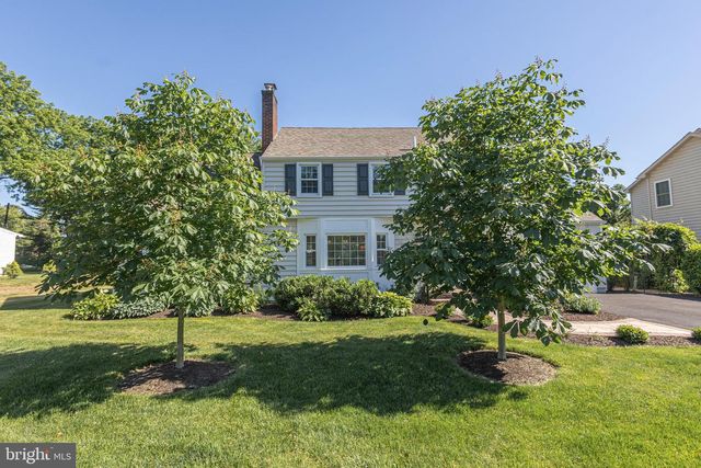 7 COLONIAL RIDGE DR, Yardley, PA 19067