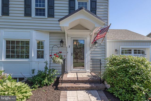 7 COLONIAL RIDGE DR, Yardley, PA 19067