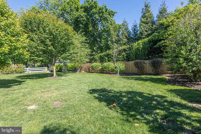 7 COLONIAL RIDGE DR, Yardley, PA 19067