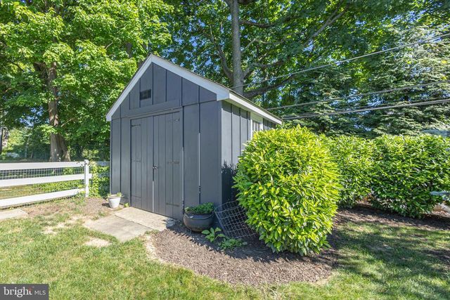 7 COLONIAL RIDGE DR, Yardley, PA 19067