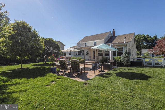 7 COLONIAL RIDGE DR, Yardley, PA 19067