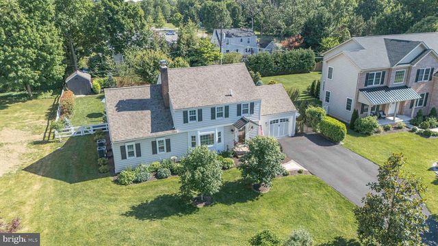 7 COLONIAL RIDGE DR, Yardley, PA 19067