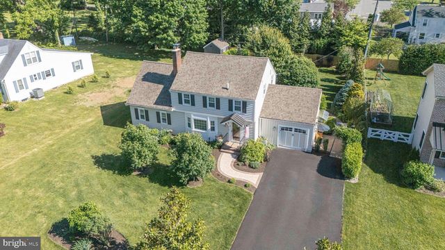7 COLONIAL RIDGE DR, Yardley, PA 19067